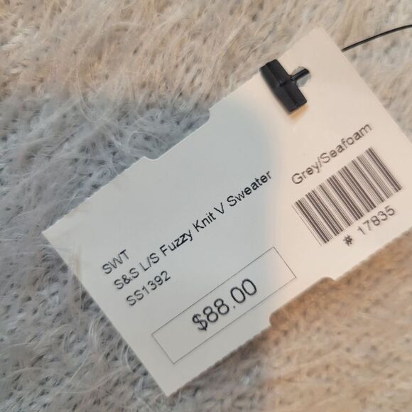 She + Sky Gray Fuzzy Knit V Neck Sweater Size Small Medium - Picture 3 of 7